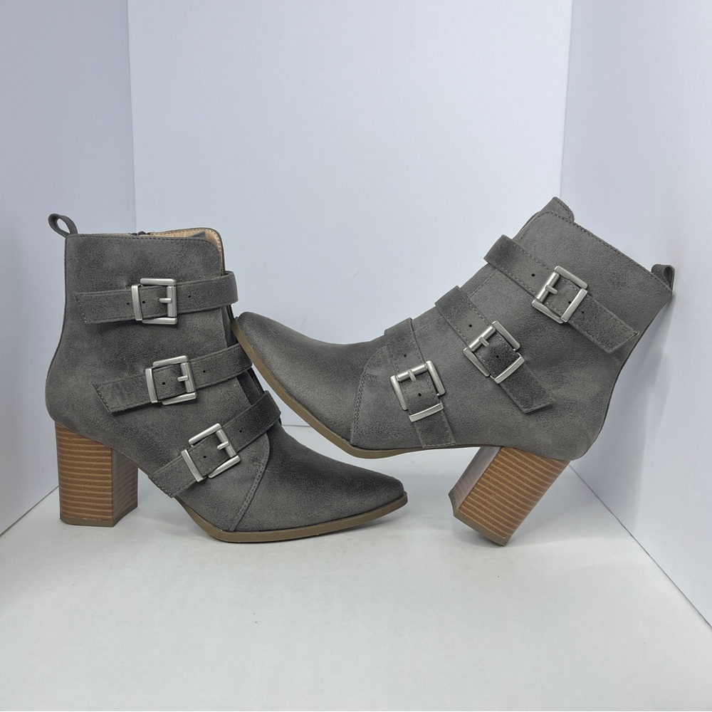 Journee Collection Women's Winsley Booties Size 8